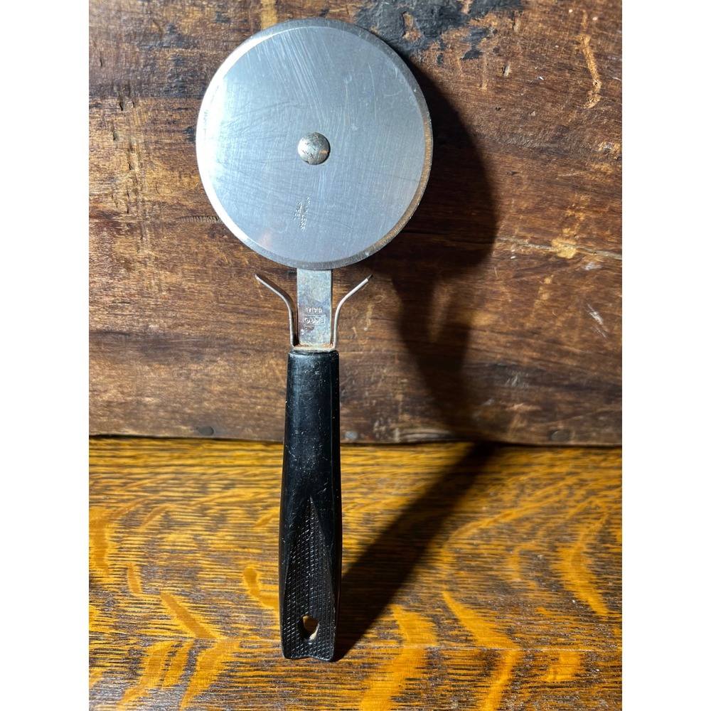 VTG EKCO Pizza Cutter Stainless Steel Wheel Black Handle Made in USA 7.5 Inch